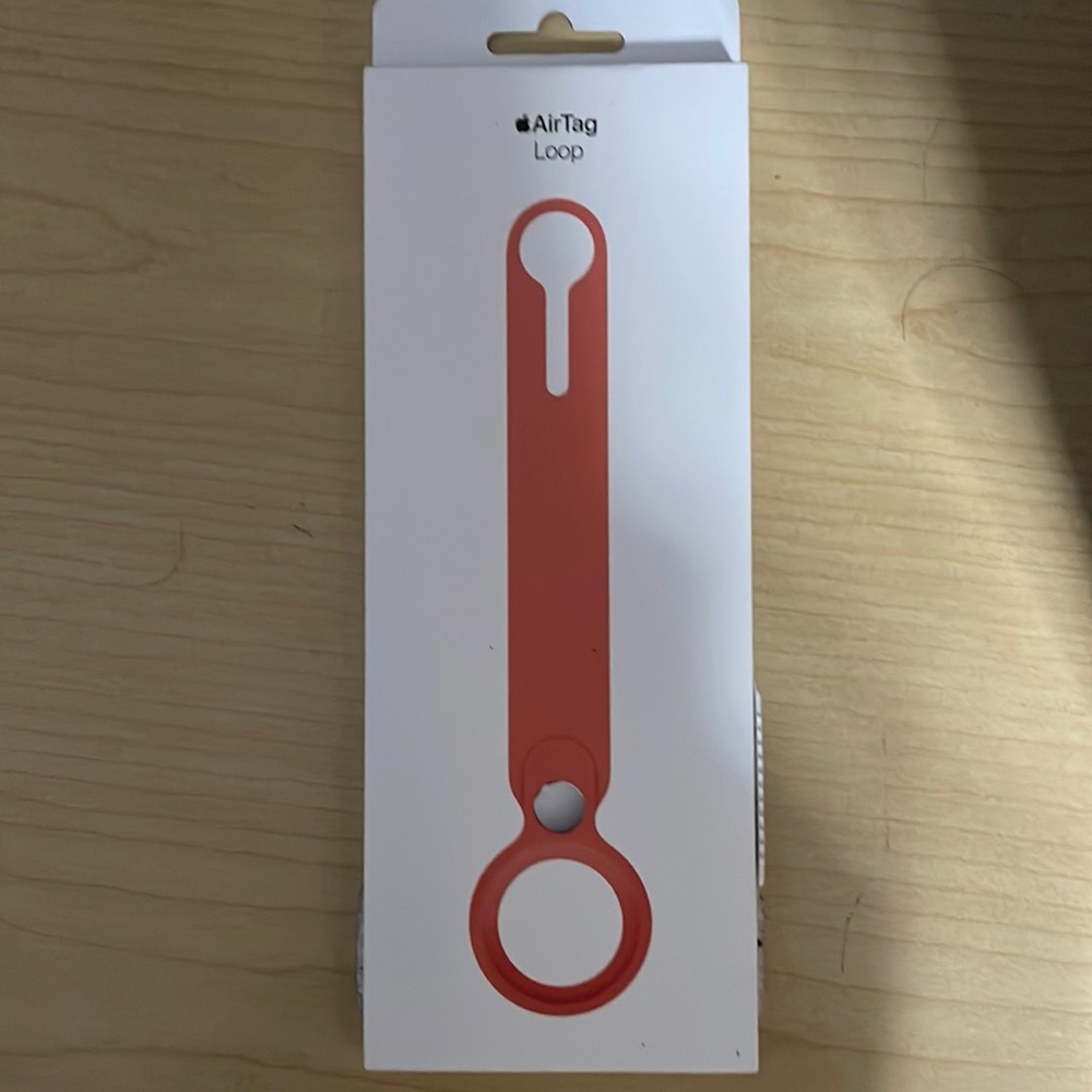 Apple AirTag loop